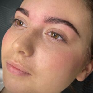 Formation : Restructuration de sourcils